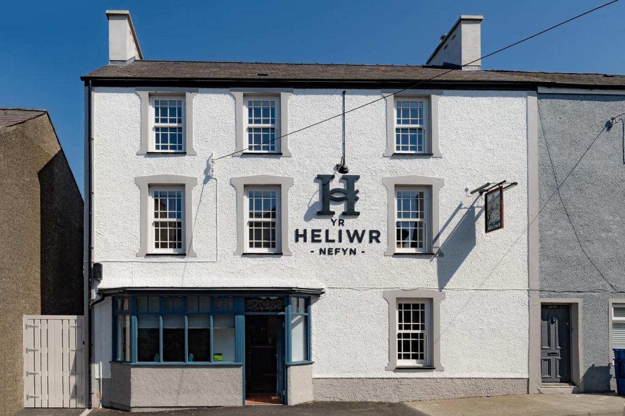 Tafarn Yr Heliwr Hostel Nefyn Exterior photo